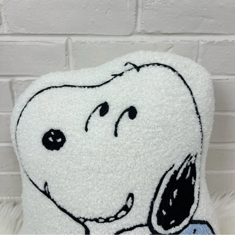 Peanuts Snoopy Easter Egg Sherpa Boucle Throw Pillow